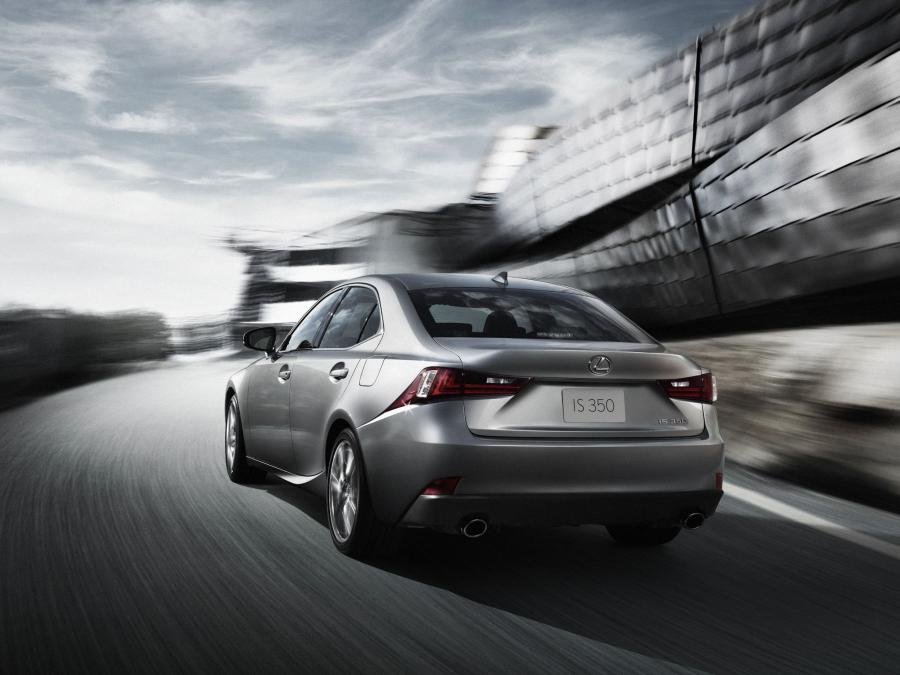  Lexus IS350 2013 года  (фото 25 из 33)